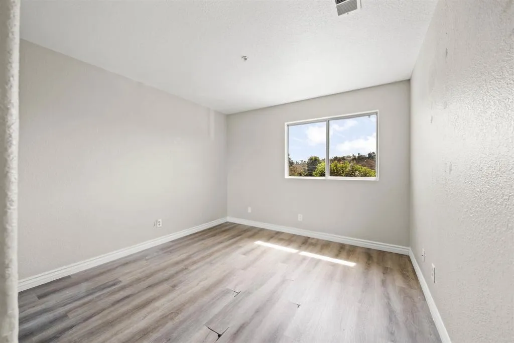 https://cdn.realtyfeed.com/cdn/127/306741021/73f116e62609a80c39482b48286b85ac.webp