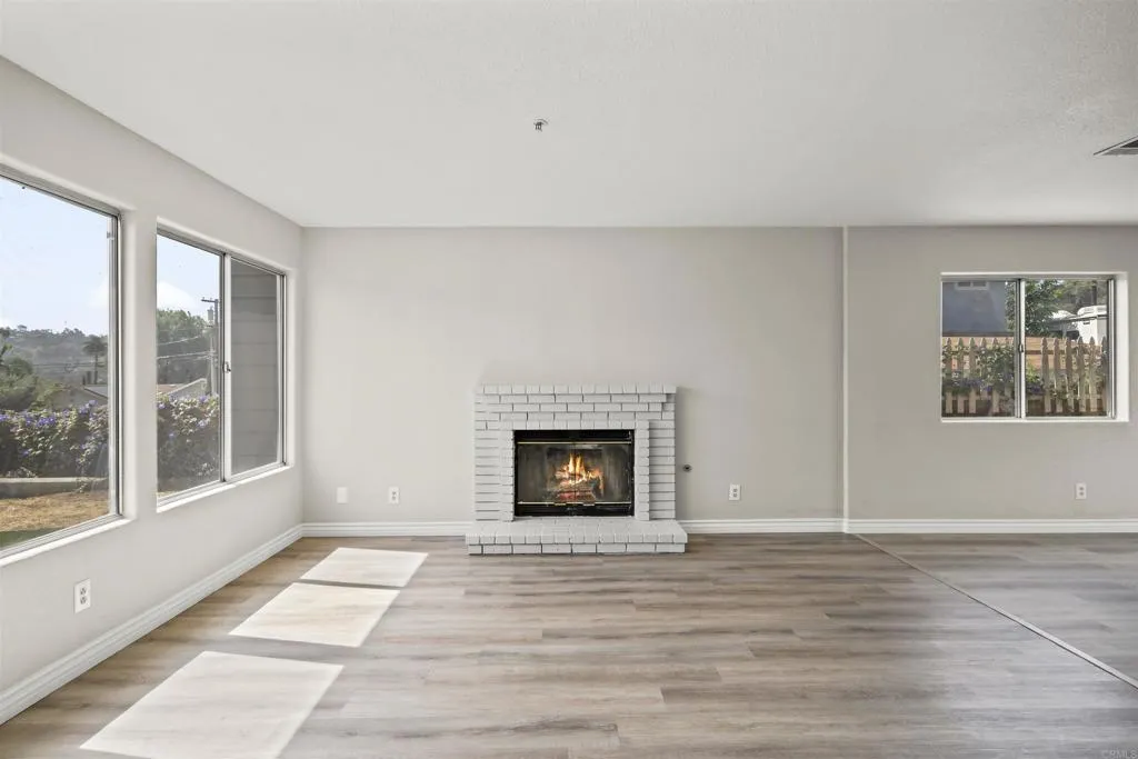 https://cdn.realtyfeed.com/cdn/127/306741021/d8c2e7d7b95dd2d7dcb84993b8f303d6.webp