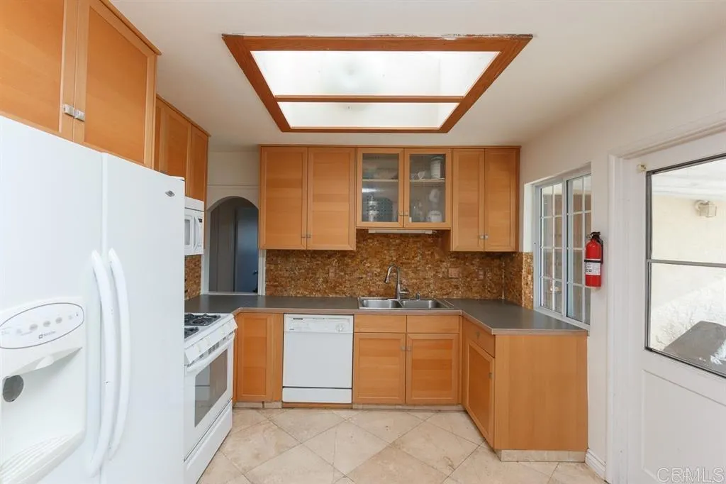 https://cdn.realtyfeed.com/cdn/127/306741044/7b0ae799e23a87754234d665308fde2c.webp