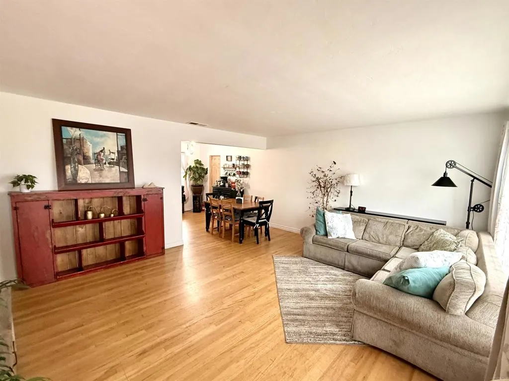 https://cdn.realtyfeed.com/cdn/127/306741044/a83c465b3377a5fa06afa011be0f8aaa.webp