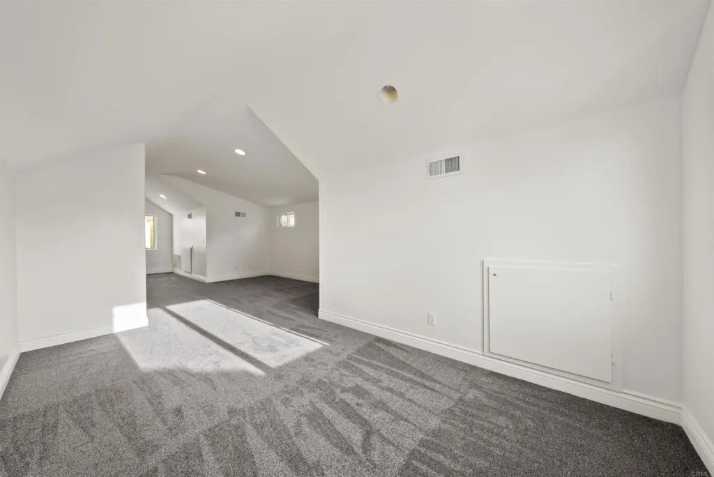 https://cdn.realtyfeed.com/cdn/127/306741060/53135c8f85c409d980aed4e40b4ab7b4.webp