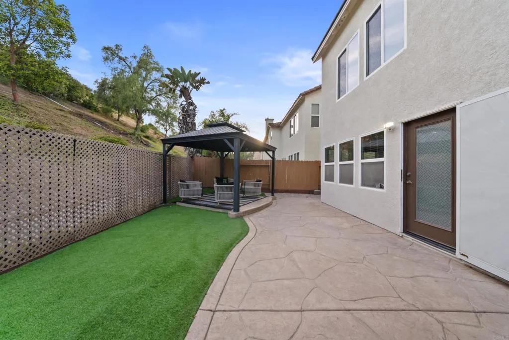 https://cdn.realtyfeed.com/cdn/127/306741060/68f0c357d03fbbb23dfe1b110d34fe3e.webp