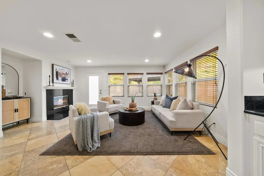 https://cdn.realtyfeed.com/cdn/127/306741060/7303360068e37d22d9390586529d596e.webp