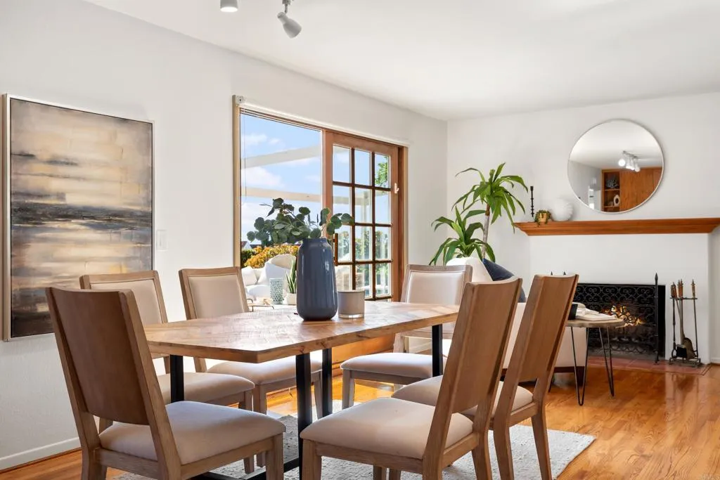 https://cdn.realtyfeed.com/cdn/127/306741067/1d3c1260ae4a3b4536f7fb4bd93f29be.webp