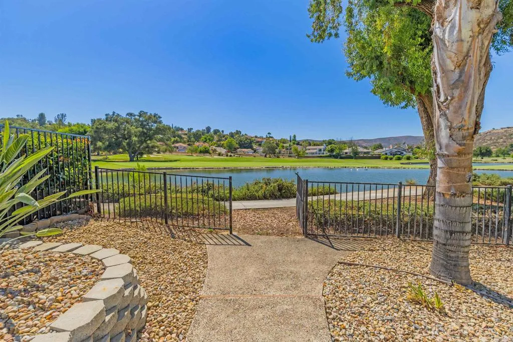 https://cdn.realtyfeed.com/cdn/127/306741103/7ee85ff50fd1c082f5f962e86d014f3c.webp