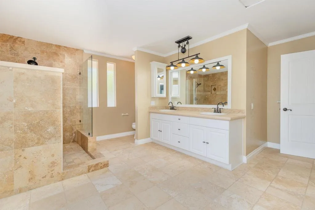 https://cdn.realtyfeed.com/cdn/127/306741103/9c4afba62c184ae9e2269c6728ab04f5.webp