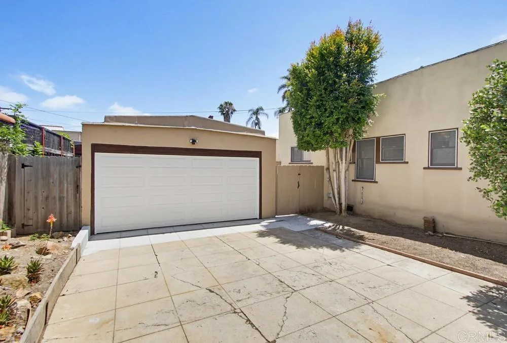 https://cdn.realtyfeed.com/cdn/127/306741104/2b64e8a91cef07175cc8fb95c55b935d.webp
