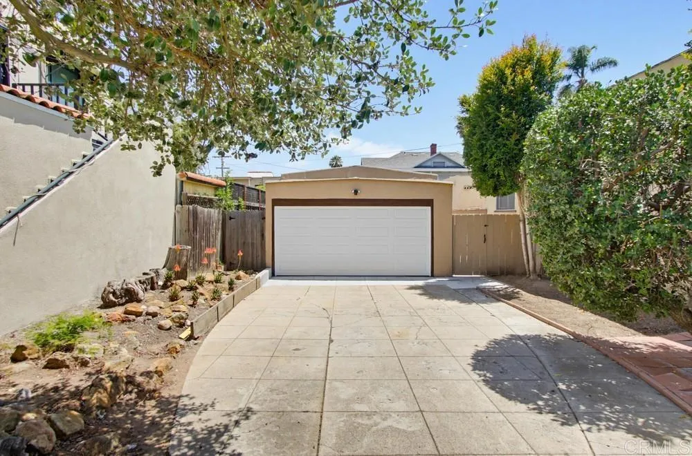 https://cdn.realtyfeed.com/cdn/127/306741104/b2e3644ad3674f671dfb25899d500f7c.webp
