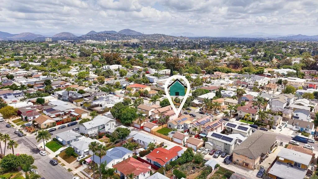 https://cdn.realtyfeed.com/cdn/127/306741173/227f775add00ee873feab5a0bd0b5d5c.webp