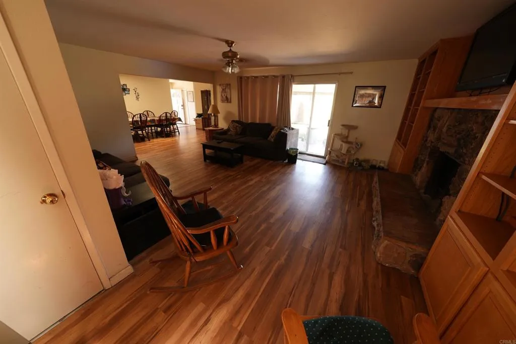 https://cdn.realtyfeed.com/cdn/127/306741181/483d53779531c433dd6ae7709a481689.webp