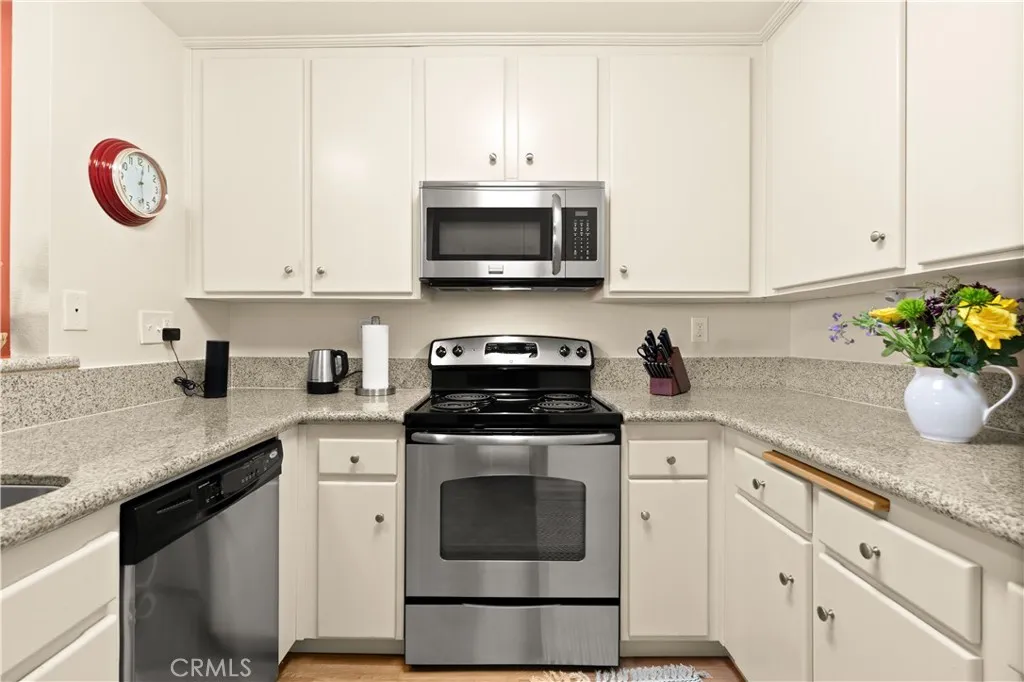 https://cdn.realtyfeed.com/cdn/127/306741186/e34d8ef5fb868d1c5ebb8a7f755163d7.webp
