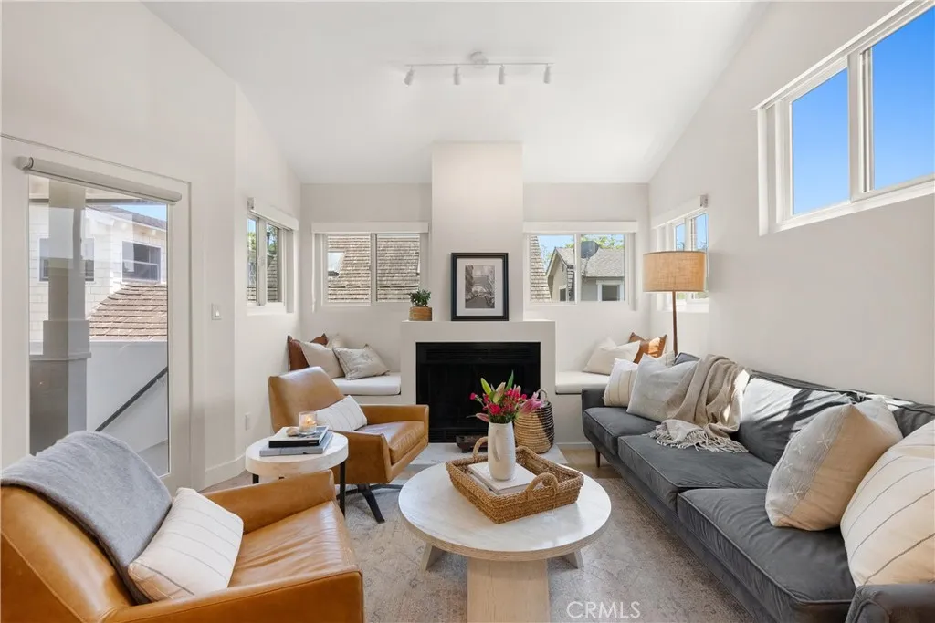 Corona Del Mar, CA 92625
