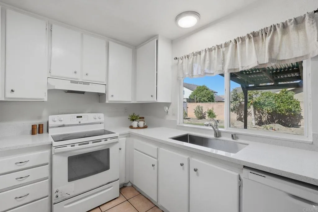 https://cdn.realtyfeed.com/cdn/127/306741219/2fc24b785bed04338cdb824ef21d8de8.webp