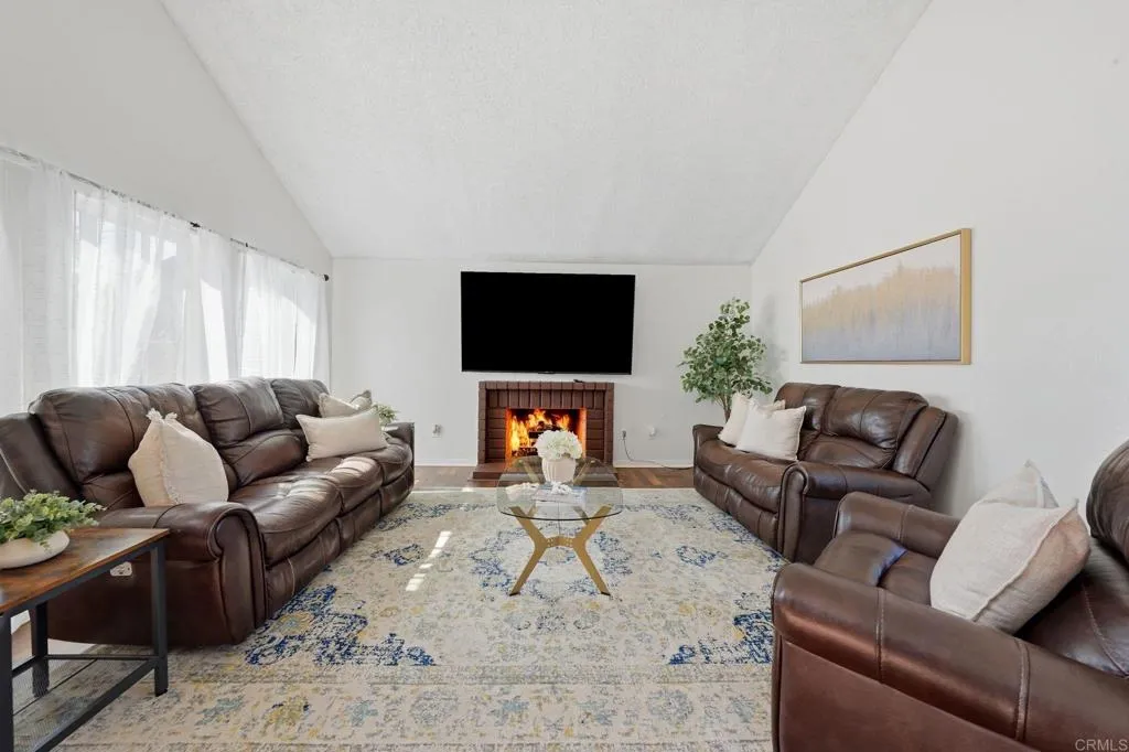 https://cdn.realtyfeed.com/cdn/127/306741219/32ffbc64cab45349591cf256b240e917.webp