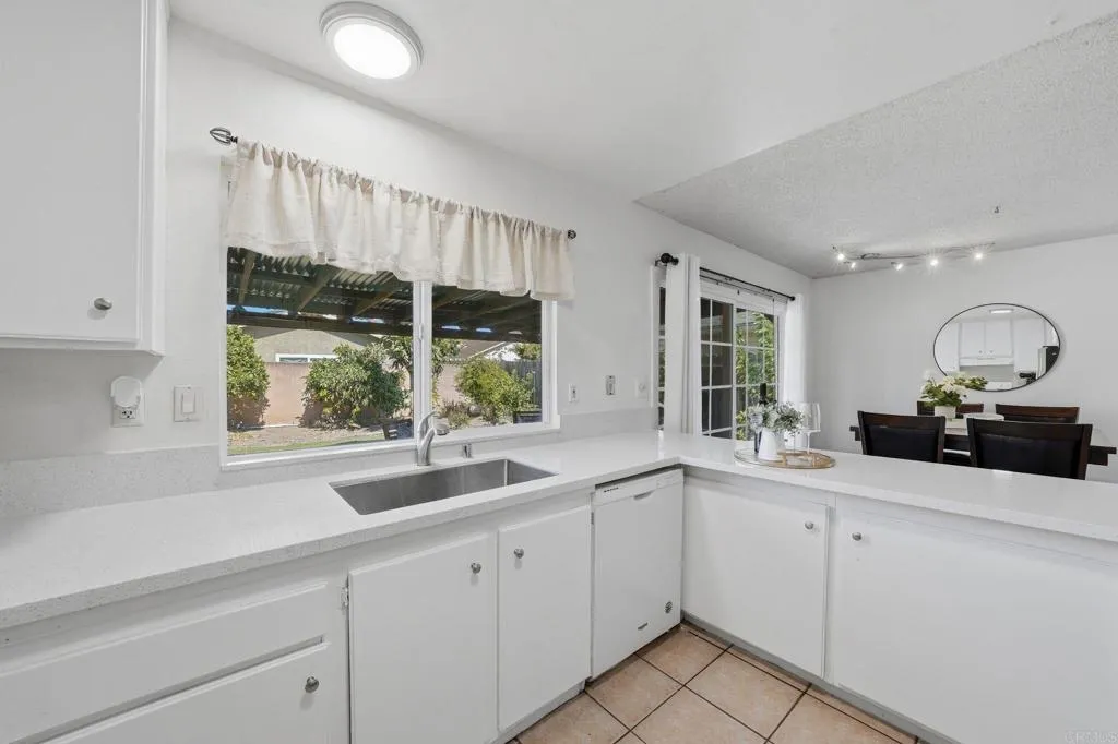 https://cdn.realtyfeed.com/cdn/127/306741219/33726fb0e2baeba3f6deb3c3582cecac.webp