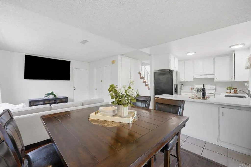 https://cdn.realtyfeed.com/cdn/127/306741219/6a7d43e6a06526c7cbe1eb4a4f0ff082.webp