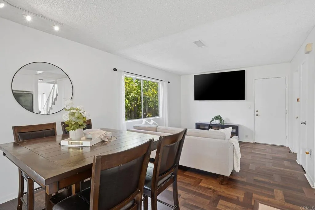 https://cdn.realtyfeed.com/cdn/127/306741219/7f3b1186701e9c837f65bc59bcb7a013.webp