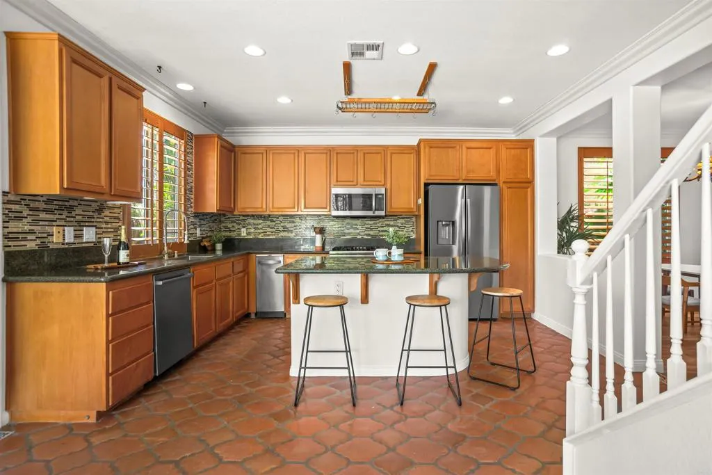 https://cdn.realtyfeed.com/cdn/127/306741224/73fa551f4522219b42f79491dd468b80.webp