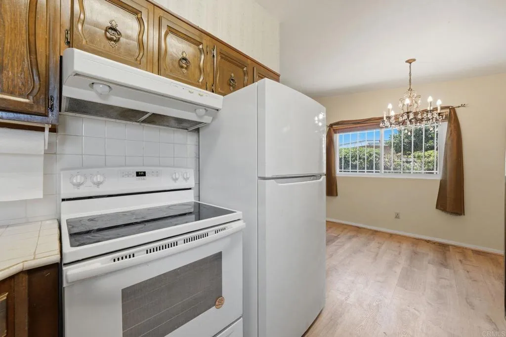https://cdn.realtyfeed.com/cdn/127/306741291/c3be0a59fa76c4f6fdf9d57e3bdbd2db.webp