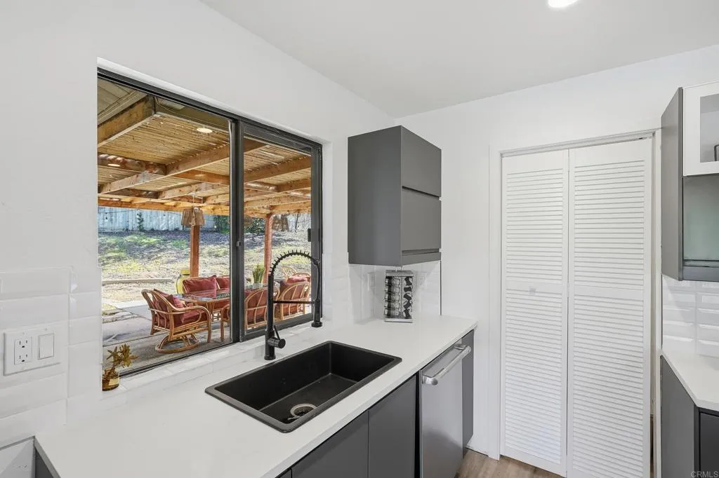 https://cdn.realtyfeed.com/cdn/127/306741349/2eb555cfdbc37eadab63c55aeceeaeb3.webp
