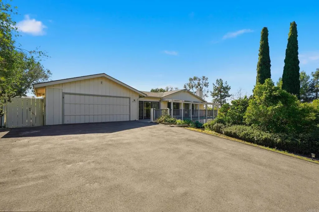 https://cdn.realtyfeed.com/cdn/127/306741349/84bcebc8e94f71eb67735042850e4833.webp