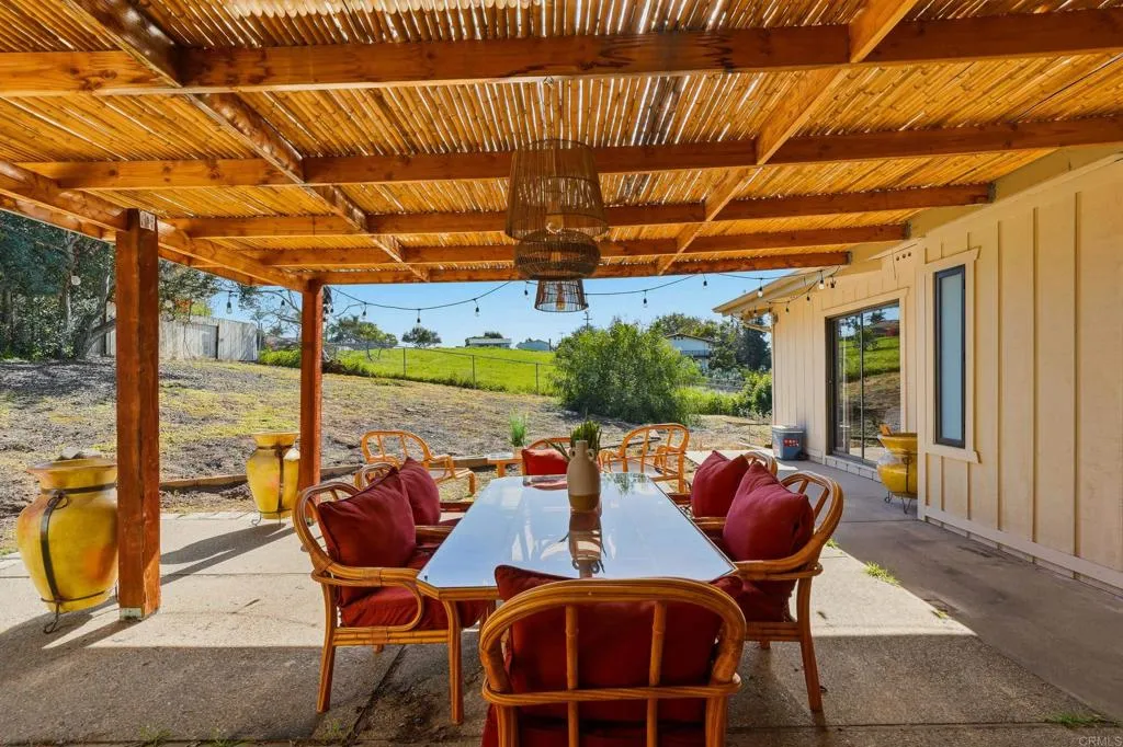 https://cdn.realtyfeed.com/cdn/127/306741349/8cec6296d5d0dd8fb9a39fa3fe9b6f4e.webp