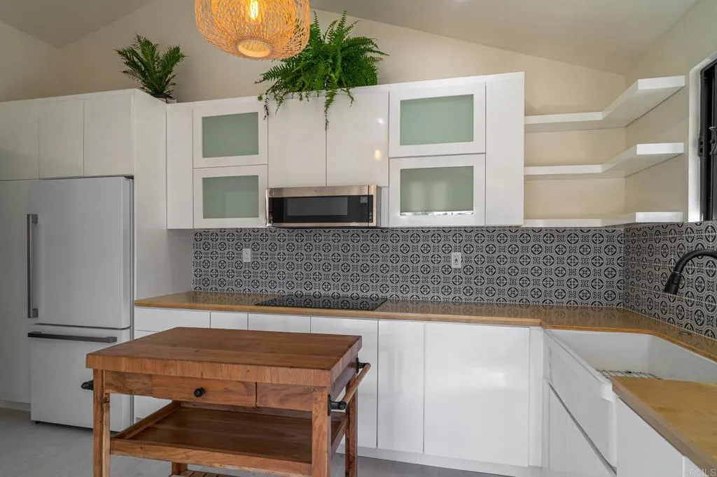 https://cdn.realtyfeed.com/cdn/127/306741349/9ce100cad30ee8e23d7637b1650e0b31.webp