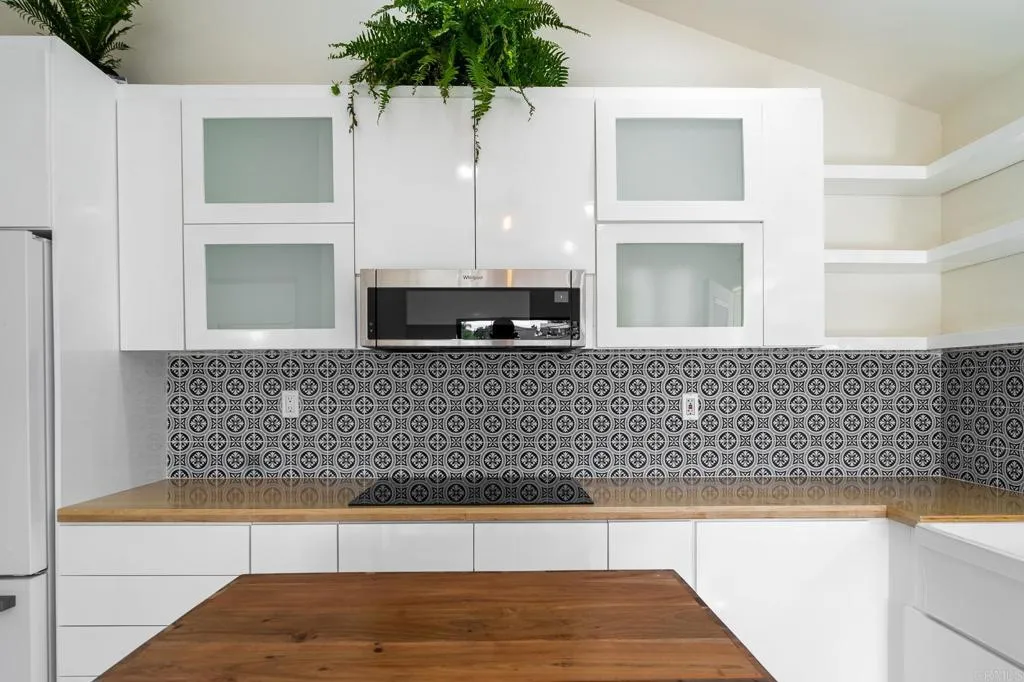 https://cdn.realtyfeed.com/cdn/127/306741349/ad03ba4d4fe8fc59b296351f34691a9e.webp