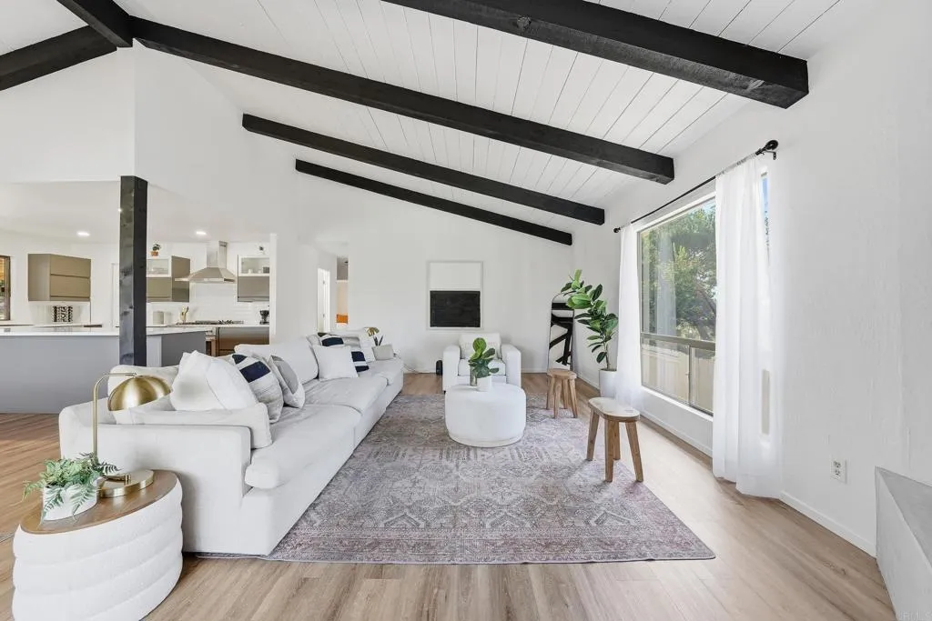 https://cdn.realtyfeed.com/cdn/127/306741349/dfe201ce69930f8f026bd60821b407e0.webp