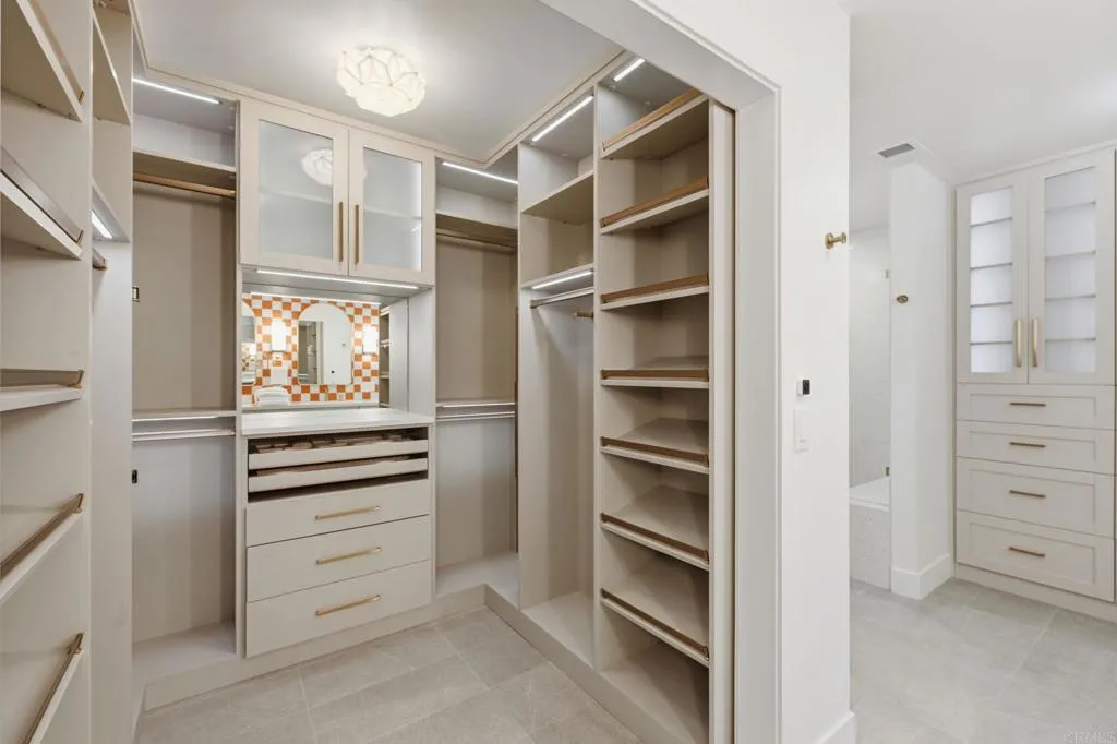 https://cdn.realtyfeed.com/cdn/127/306741354/561394f2ddeb7829651705487d5da9fe.webp