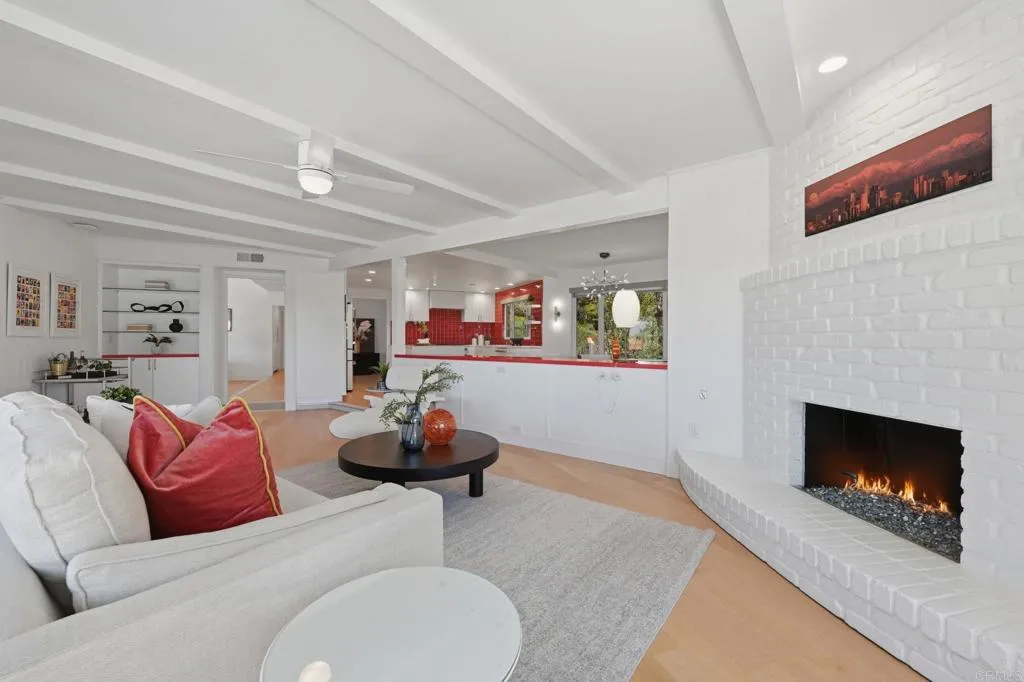 https://cdn.realtyfeed.com/cdn/127/306741354/5af96a6cfa08d9b1fd99f49d6bcc9caa.webp