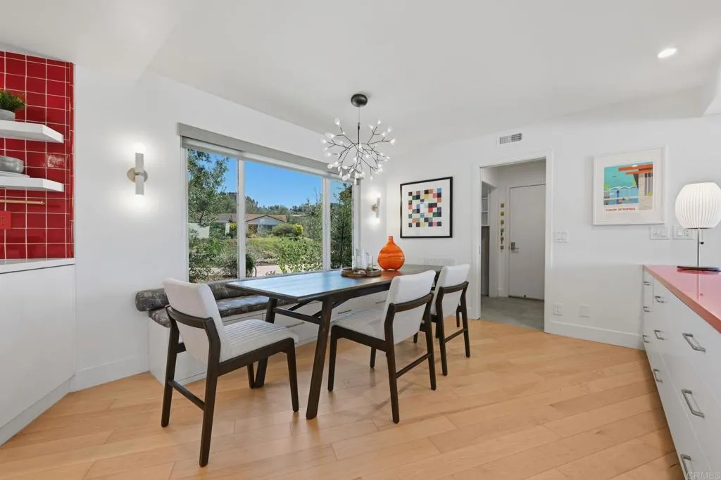 https://cdn.realtyfeed.com/cdn/127/306741354/bbd8878f179e1f97feb02910d5458376.webp