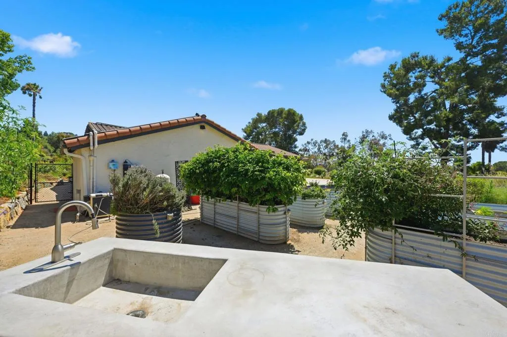 https://cdn.realtyfeed.com/cdn/127/306741354/ebfb6fed08dc54c5a9ac8bd1c690de64.webp