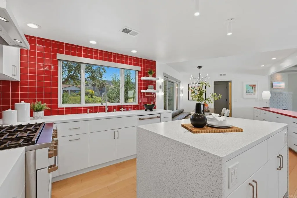 https://cdn.realtyfeed.com/cdn/127/306741354/efc04e8621113a120d82df9ae6f5219e.webp