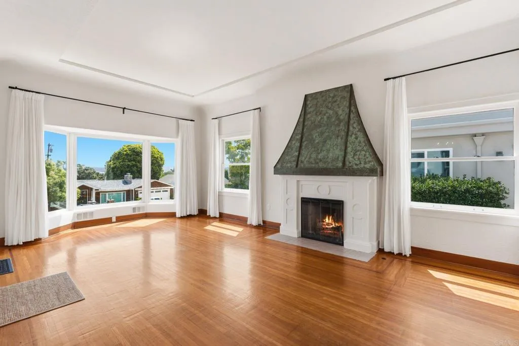 https://cdn.realtyfeed.com/cdn/127/306741396/11d8b08b7c752a29bf47df2b53e03981.webp