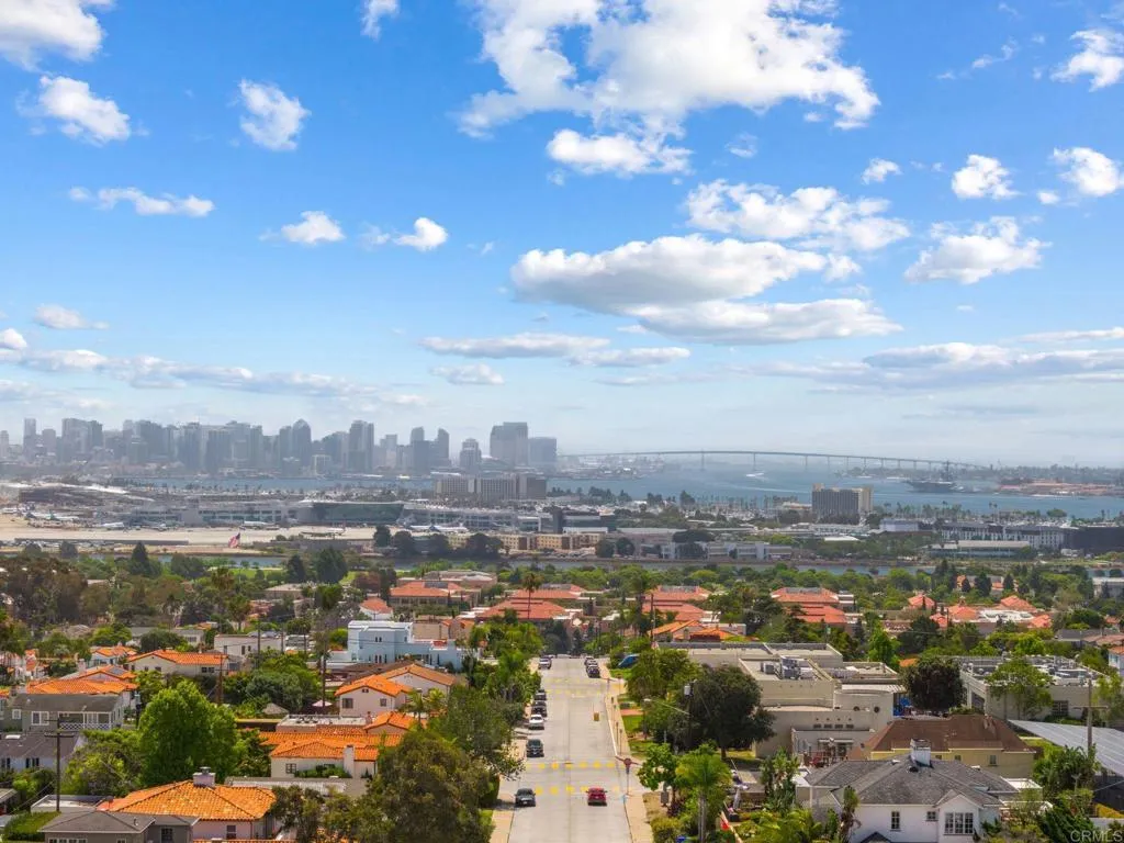 https://cdn.realtyfeed.com/cdn/127/306741396/12d6b66f1aa08c6694acacc2423aaf10.webp