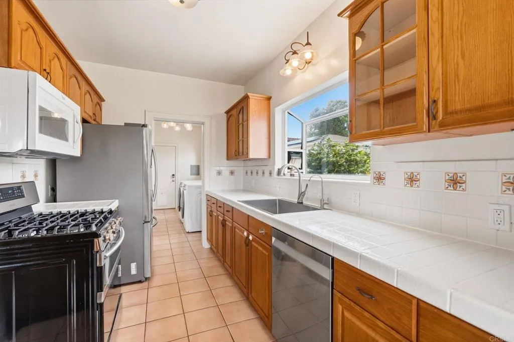 https://cdn.realtyfeed.com/cdn/127/306741396/48d3265829a2902f94d811c0b8f31a2d.webp