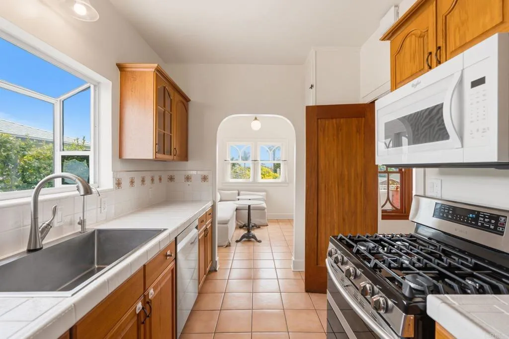 https://cdn.realtyfeed.com/cdn/127/306741396/6b0486d6a874072280c52eada261effc.webp