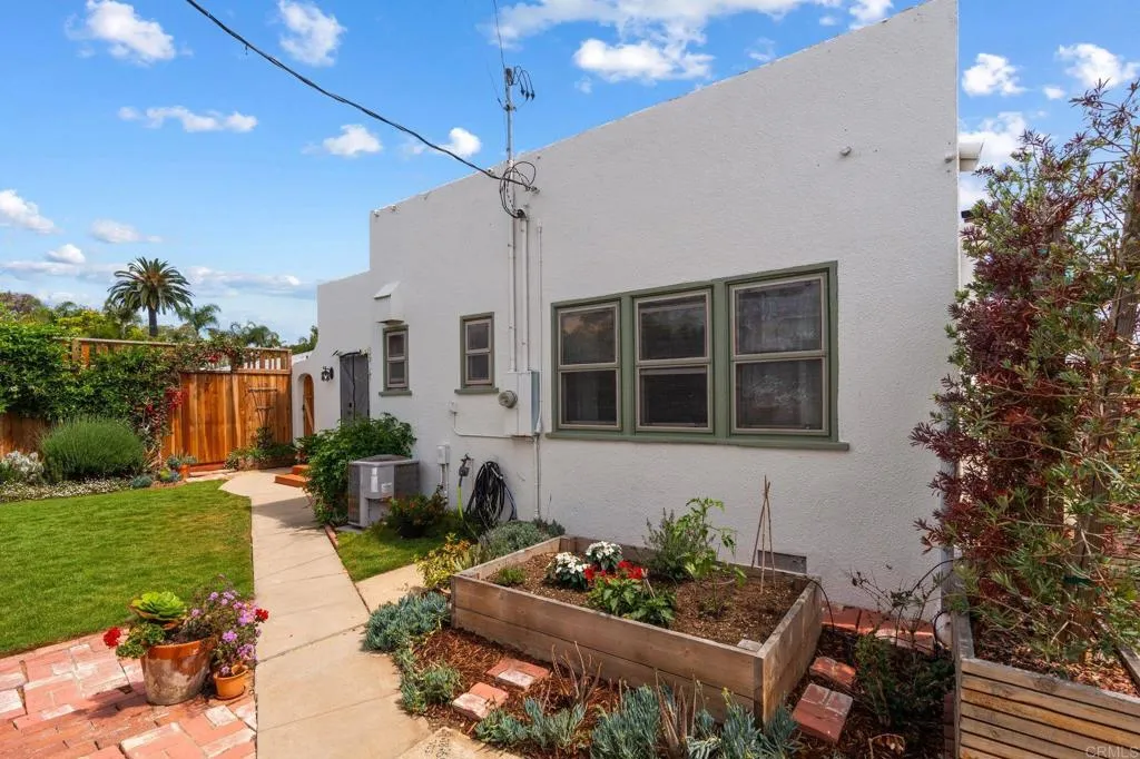 https://cdn.realtyfeed.com/cdn/127/306741396/d9679e7ef0819dcc09ffa04e2d830008.webp