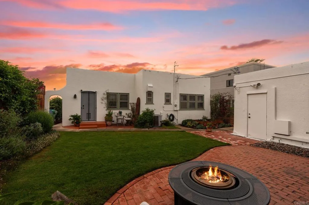 https://cdn.realtyfeed.com/cdn/127/306741396/ef6d2dfc1ea23861c20b14a62e4fd9ce.webp