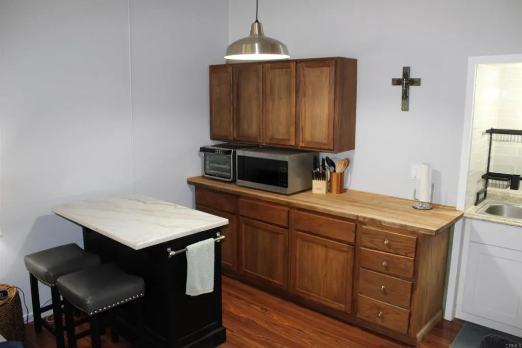 https://cdn.realtyfeed.com/cdn/127/306741429/18f3df172904e8d213a5da822d5364bc.webp