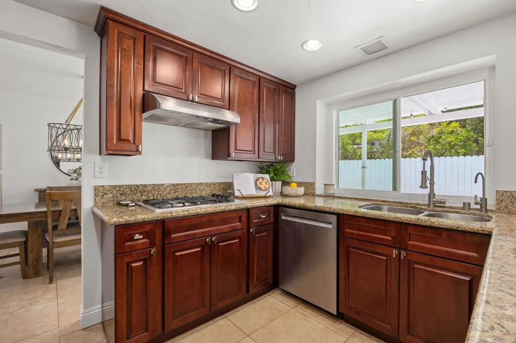 https://cdn.realtyfeed.com/cdn/127/306741446/50cfe8d905c19e67744f55f53452d471.webp