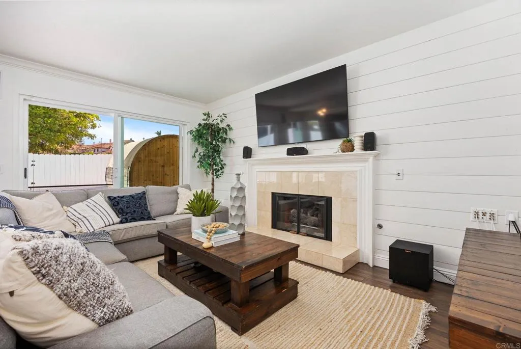 https://cdn.realtyfeed.com/cdn/127/306741446/e3d93d1da2fd0e24db9b4a23e754b08c.webp