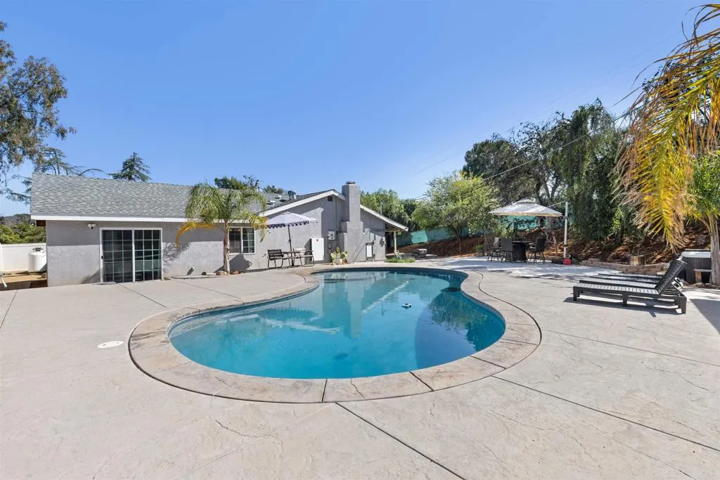 https://cdn.realtyfeed.com/cdn/127/306741458/8d50237f6f3bd32d8af35dda3153d8e4.webp