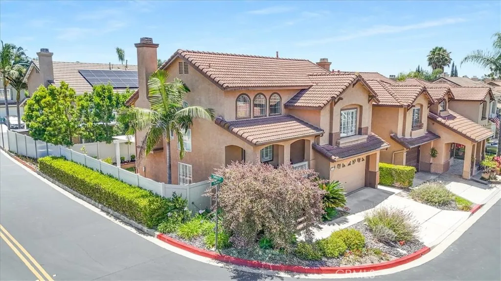 Lake Forest, CA 92610