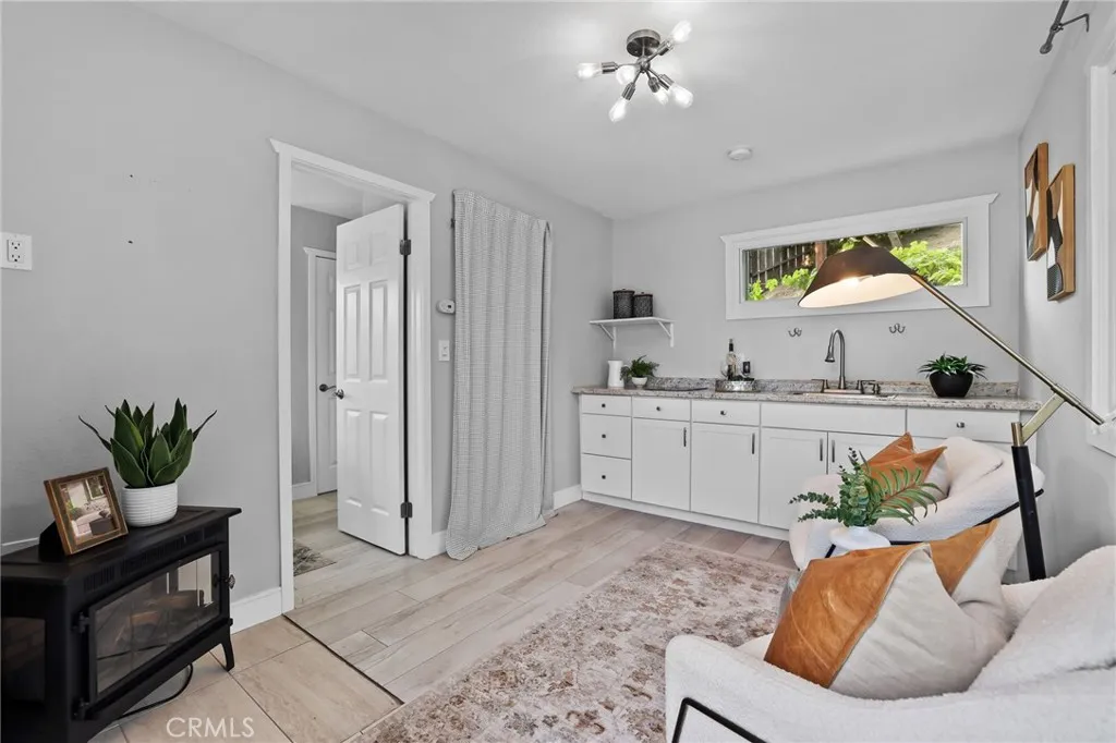 https://cdn.realtyfeed.com/cdn/127/306741501/6e81f1258cf5300fefb39cdc9c1a2039.webp