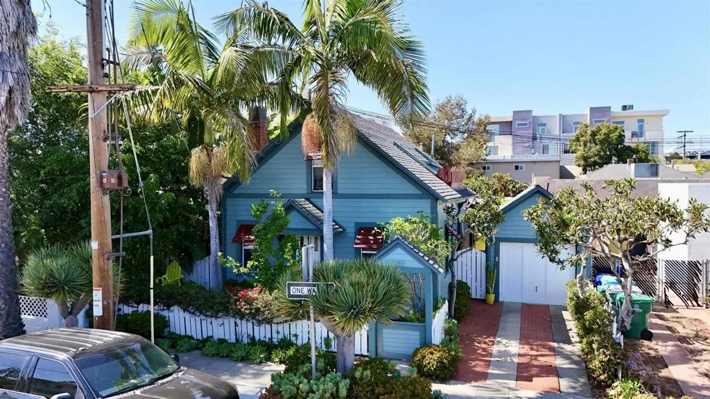 https://cdn.realtyfeed.com/cdn/127/306741543/353af35f42a640f166b1e52c34bf42fc.webp