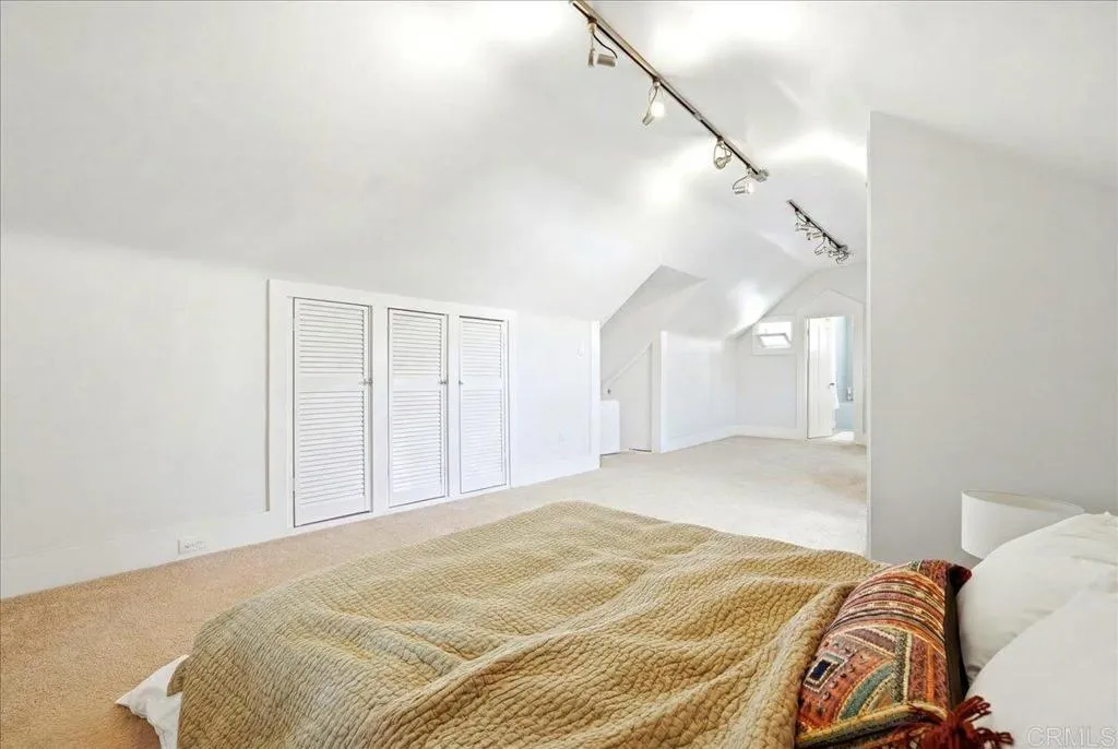 https://cdn.realtyfeed.com/cdn/127/306741543/477e01950265769ea566fce4fd9139cc.webp