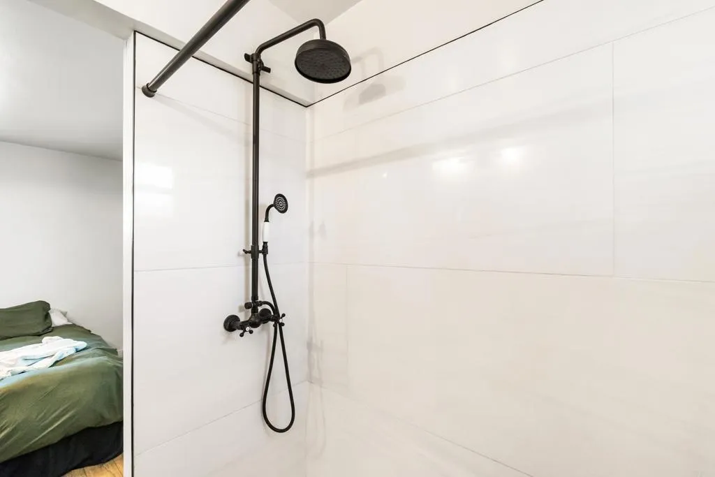 https://cdn.realtyfeed.com/cdn/127/306741582/15a45a7d8cce8f0c86b3005256ae72b2.webp