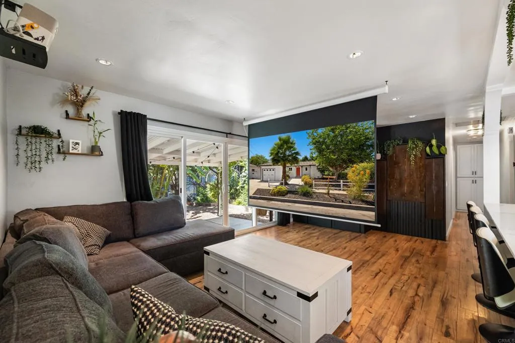 https://cdn.realtyfeed.com/cdn/127/306741582/321df6210c58a2e0b24c042252b0778b.webp